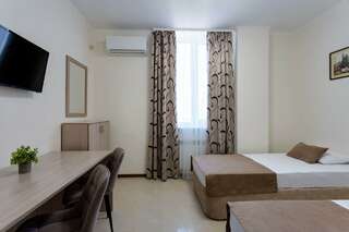 Гостиница Ирина Евпатория Четырехместный номер-8