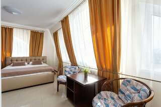 Гостиница Ирина Евпатория Трехместный номер «Комфорт»-5