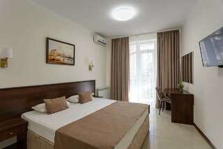 Гостиница Ирина Евпатория Четырехместный номер-1