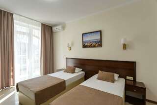 Гостиница Ирина Евпатория Двухместный номер с 1 кроватью или 2 отдельными кроватями-2